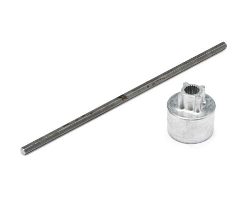 Een lange metalen staaf en een rond metalen tandwielcomponent op een witte achtergrond.