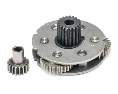 Een metalen tandwielconstructie met daarnaast een kleiner tandwiel op een witte achtergrond.